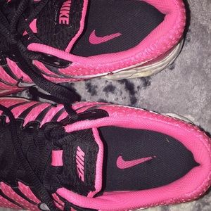 Nike Shoes - Women’s Nike tennis shoes Nike Shoes - Women’s Nike tennis shoes